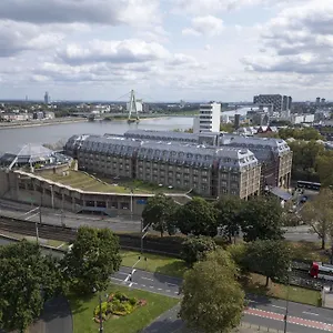 Otel Maritim, Köln